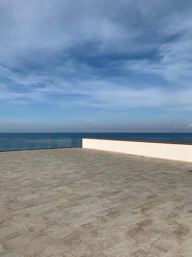 La Porta Delle Eolie Apartment Capo d'Orlando Luaran gambar